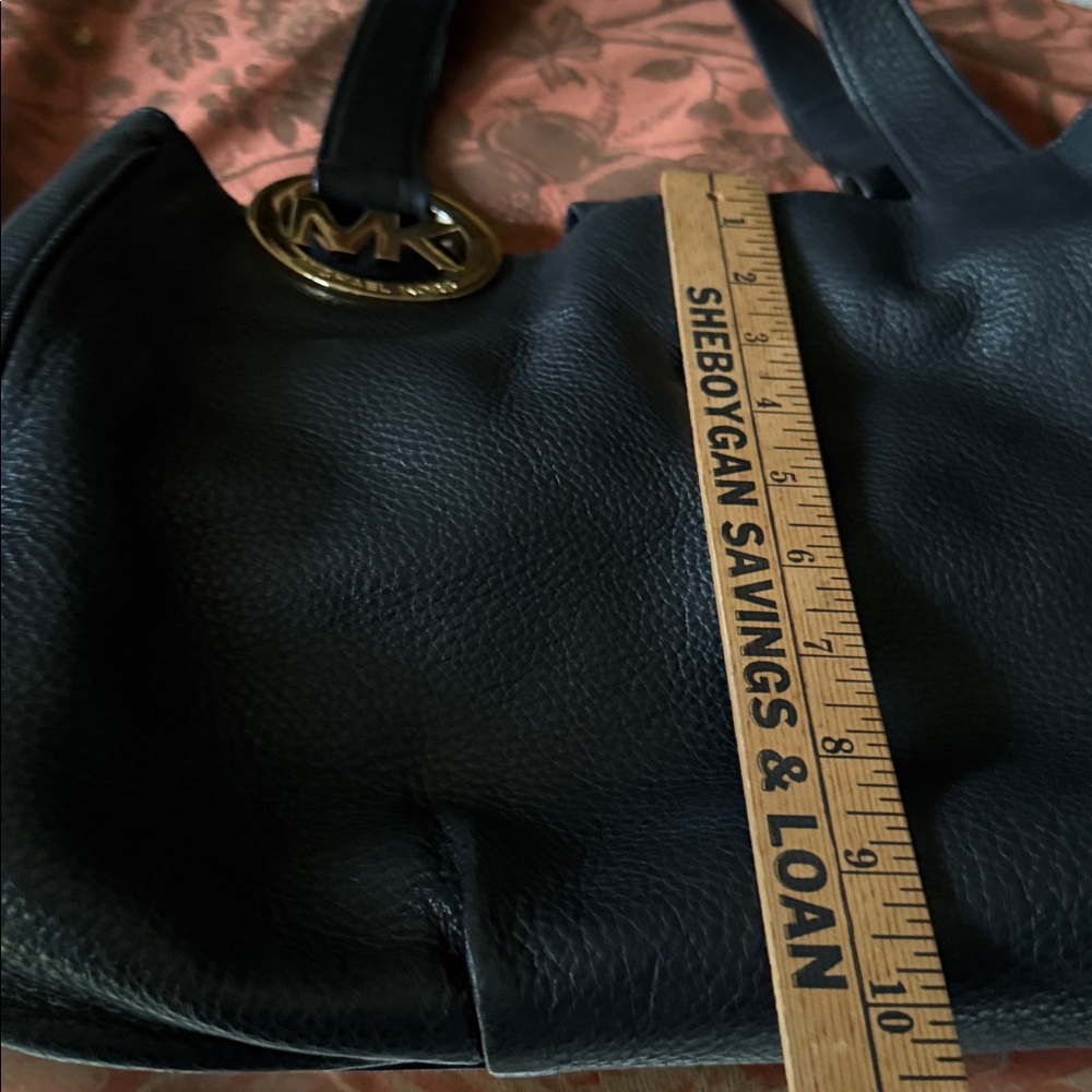 Michael Kors Black Shoulder Bag - Picture 15 of 17
